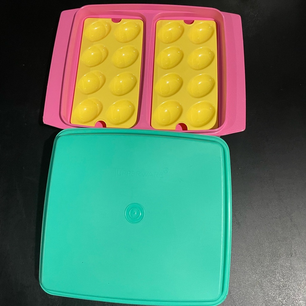 Tupperware deviled egg container